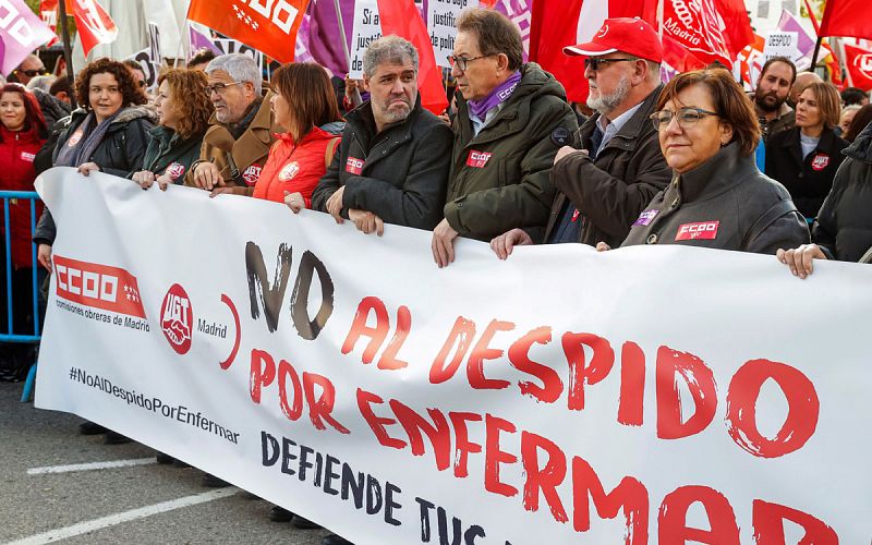 CC.OO. y UGT se manifiestan en toda España contra el "despido por enfermar": "Es la gota que ha colmado el vaso" 