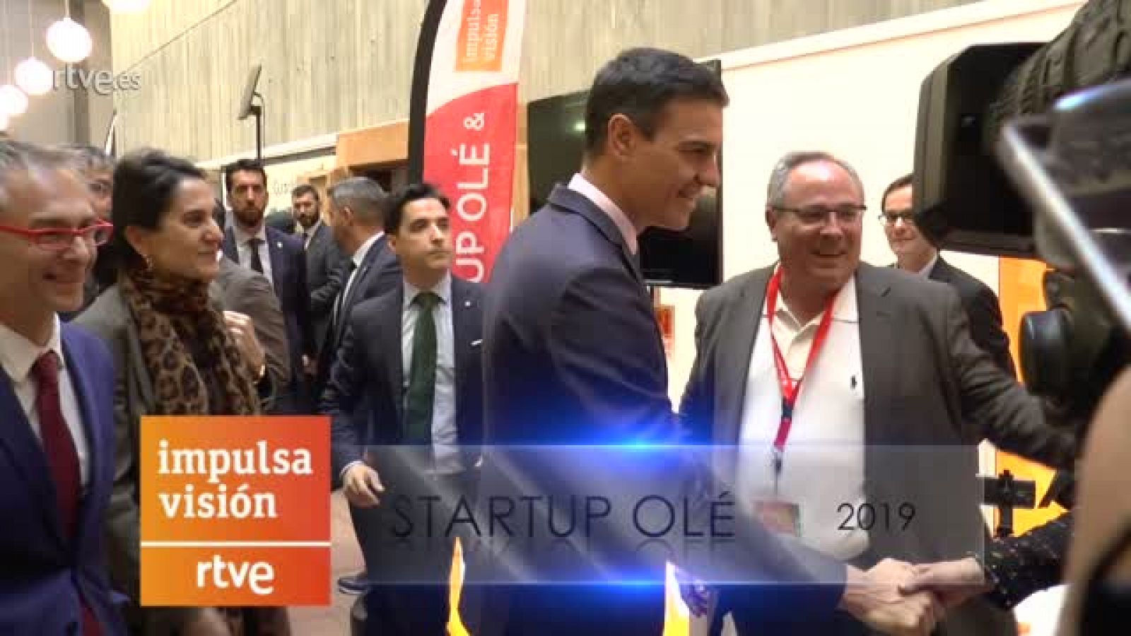 El presidente del gobierno, Pedro S�nchez, visita el estand de Impulsa Visi�n RTVE en Startup Ol� de Salamanca