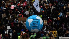 Tras los pasos de Greta Thunberg: la juventud mundial exige una nueva era por el clima