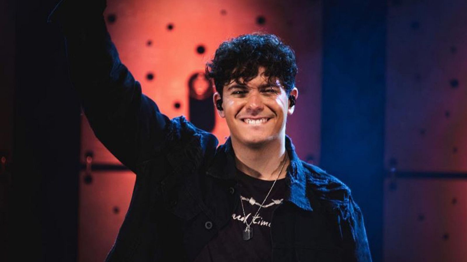 Alfred celebra el primer año de "De la Tierra hasta Marte"