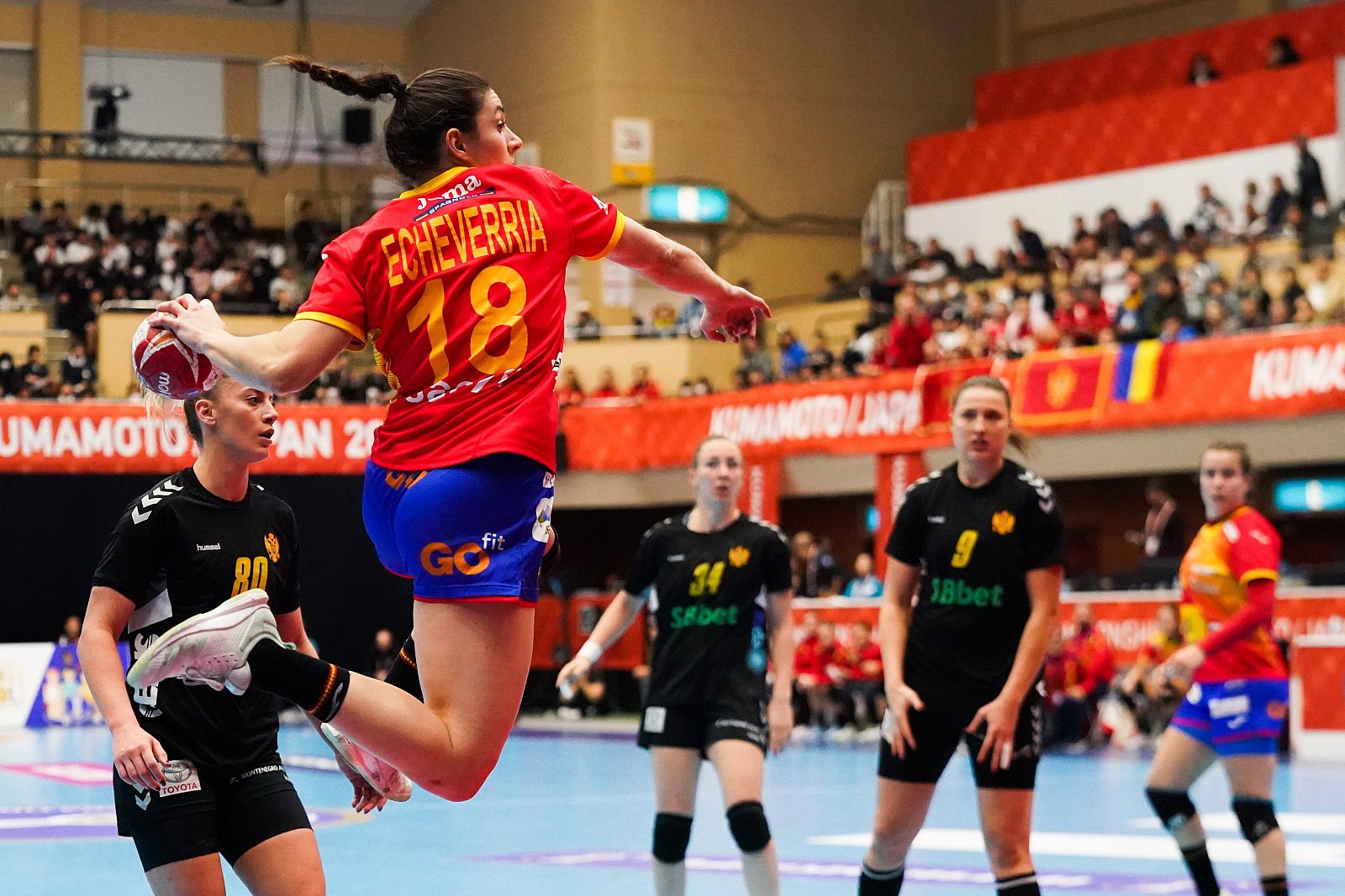 Maitane Echeverria lanza en un partido de este Mundial