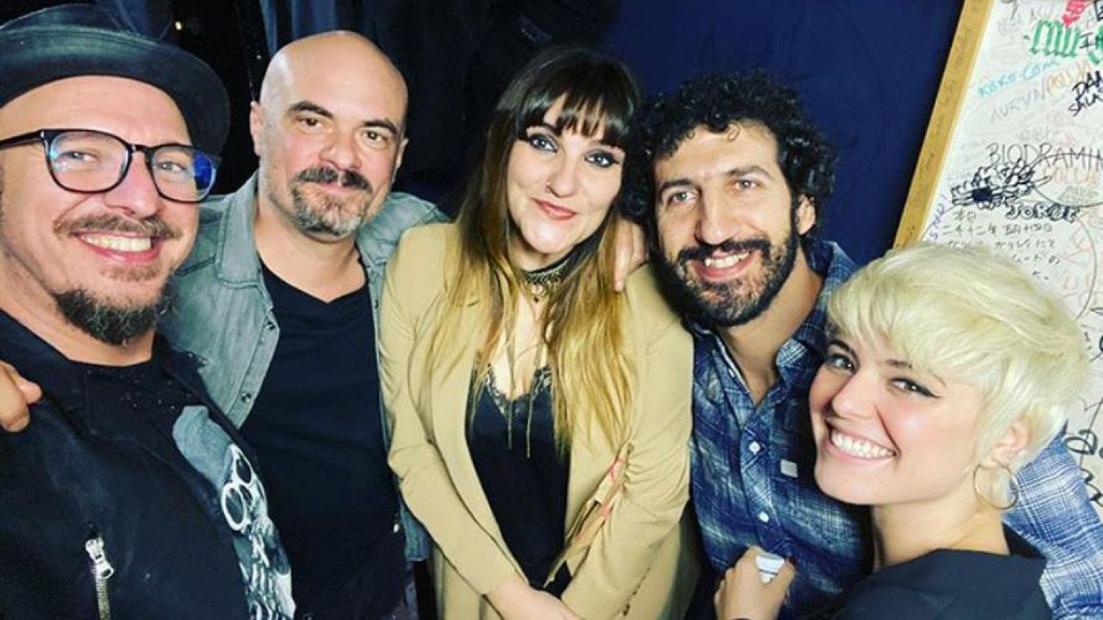 Marwan, Rozalén, Alba Reche, Lucas Pez e Ismael Guijarro en la sala Galileo Galilei