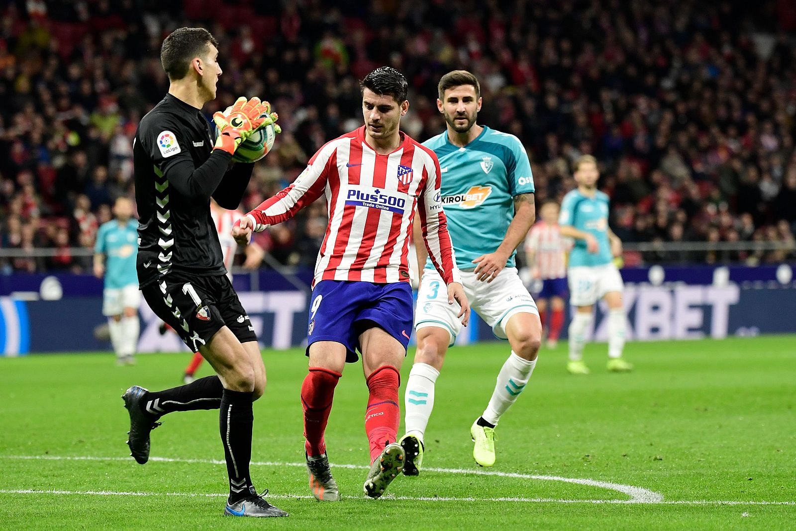 Herrera para un balón ante Morata