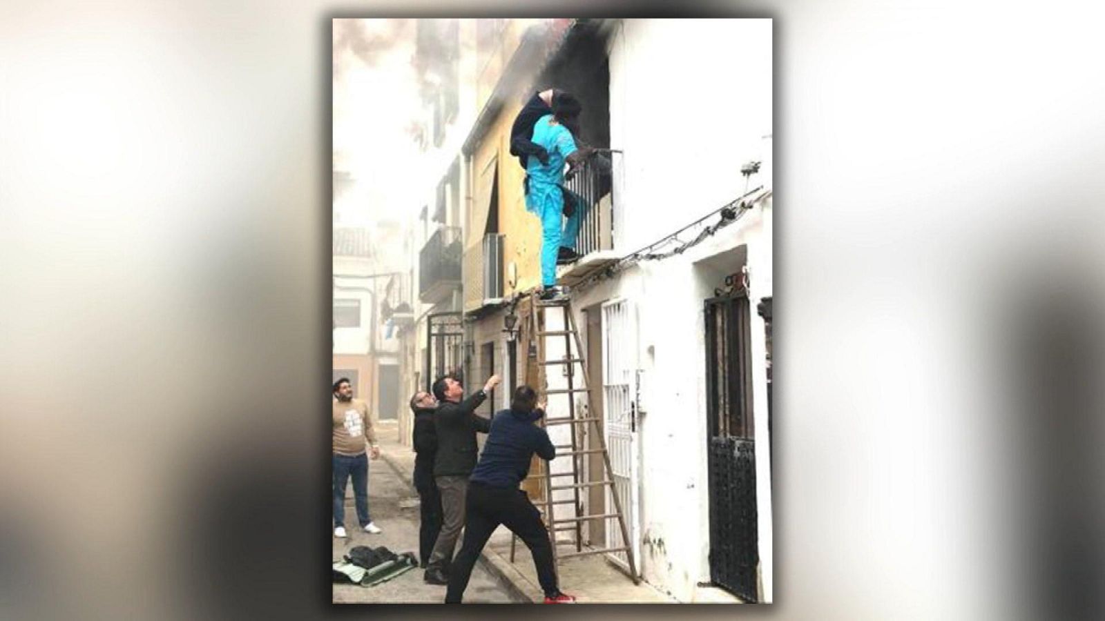 La Mañana - Un héroe de Senegal: Gorgui salvó a un vecino de Dénia del fuego