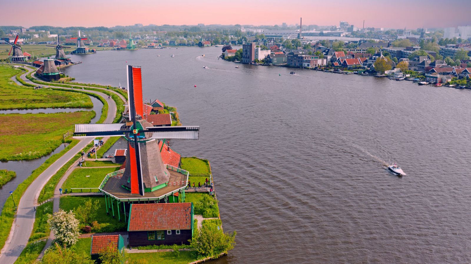 "Una buena parte de Países Bajos está bajo el nivel del mar, si continúa subiendo tendremos un serio problema", recuerdan desde la plataforma ciudadana Urgenda.
