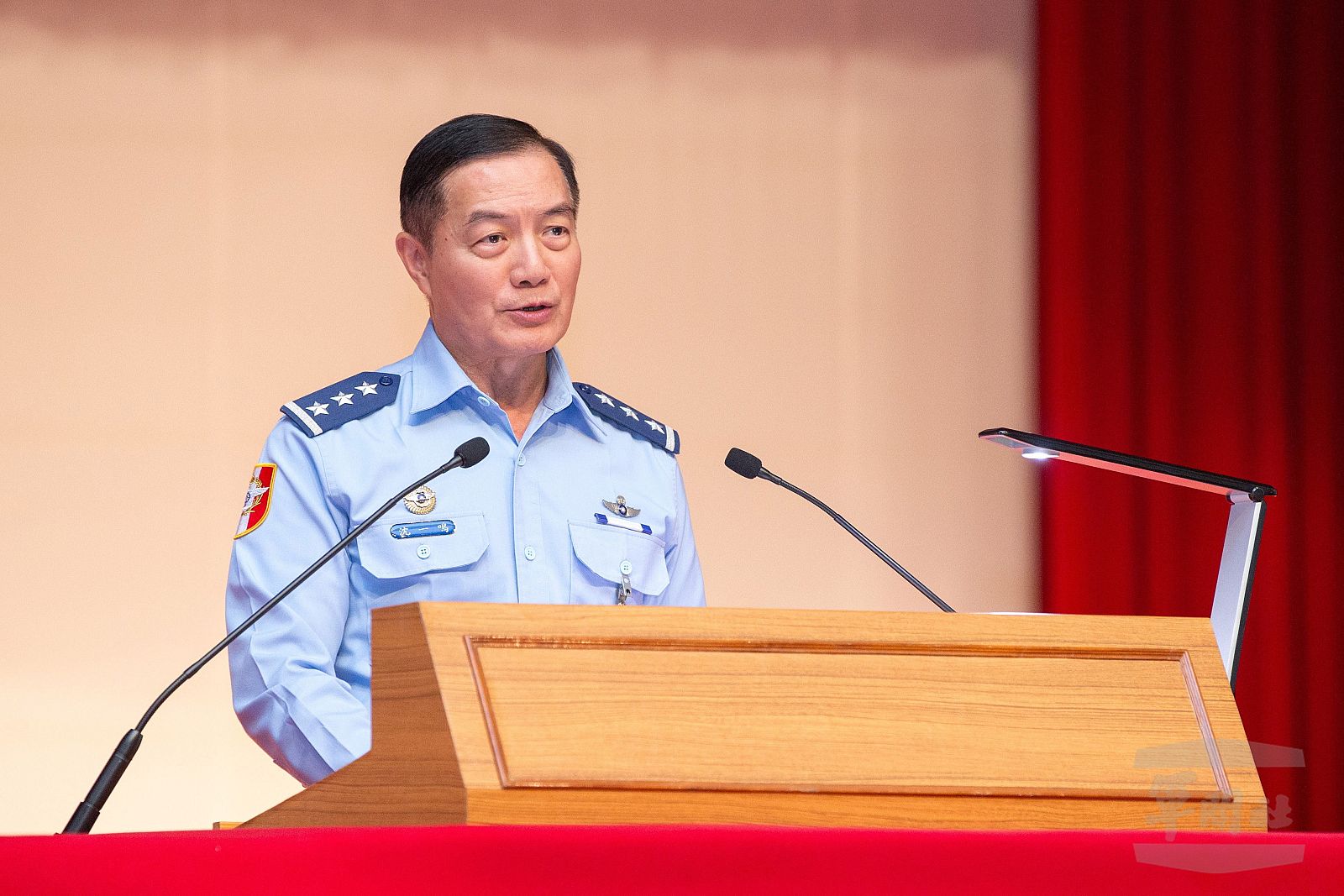 Shen Yi-ming en un evento en Taipéi