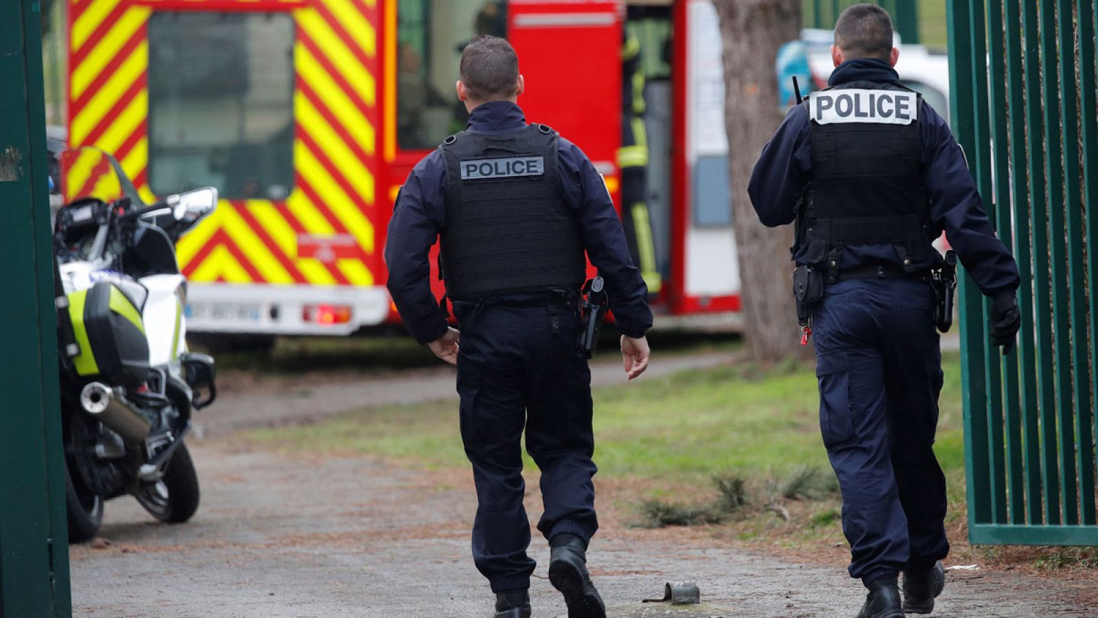 Un muerto y dos heridos por un ataque con cuchillo al sur de París