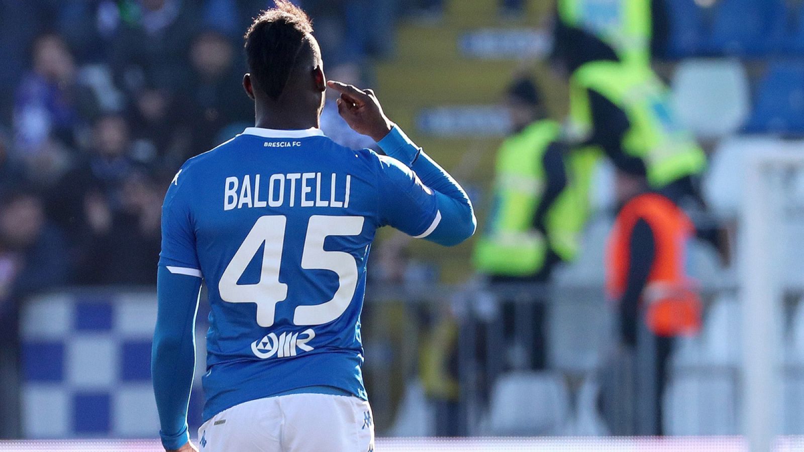 Mario Balotelli celebra su gol