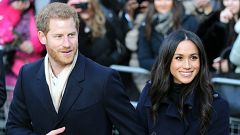 La familia real británica, "sorprendida" y "herida" ante la decisión de los duques de Sussex