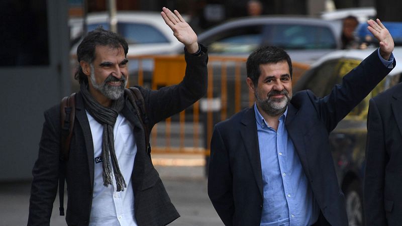 La Generalitat da luz verde al primer permiso de salida de 48 horas para Jordi Sánchez y Jordi Cuixart