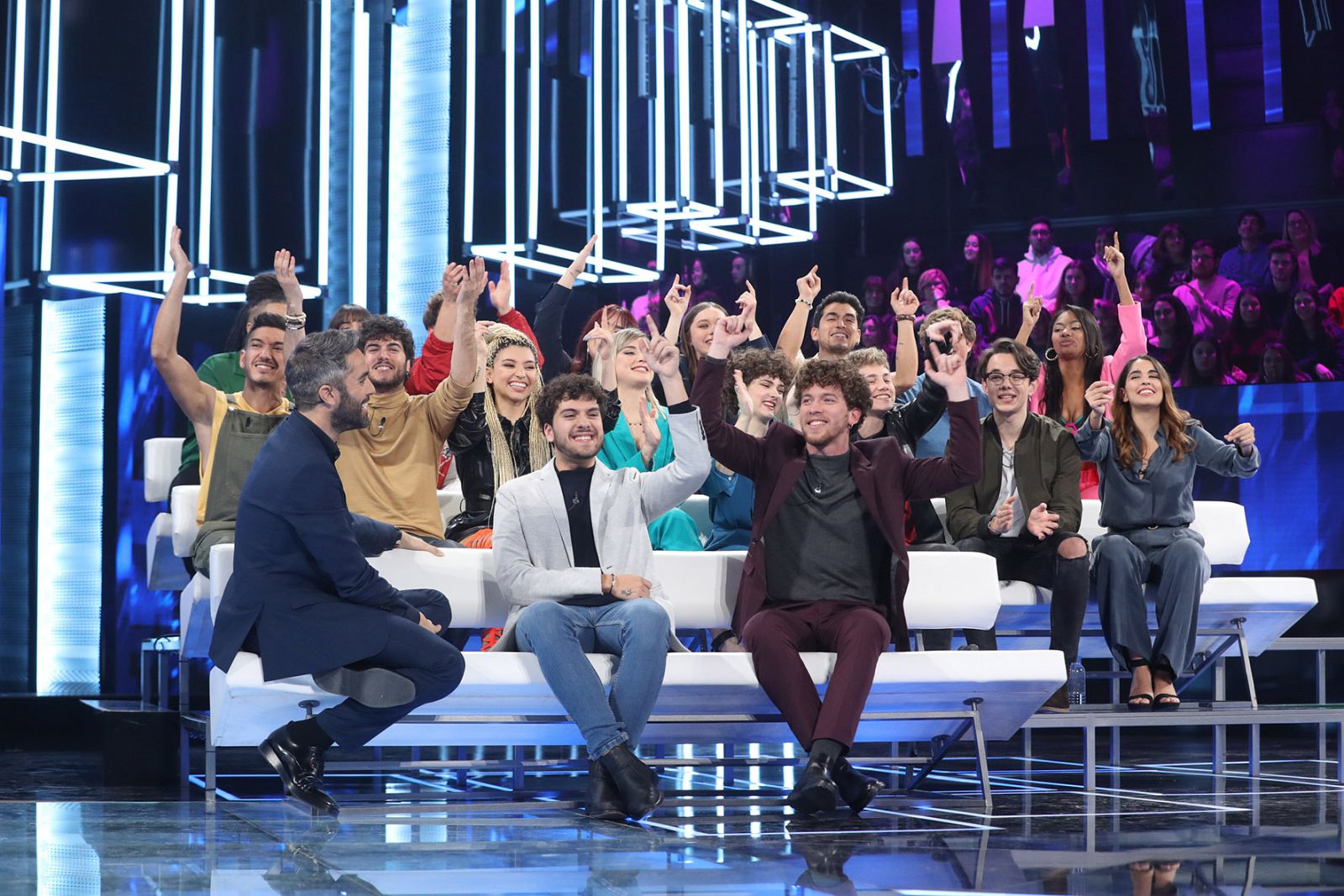 Roberto Leal con los concursantes de 'OT 2020'