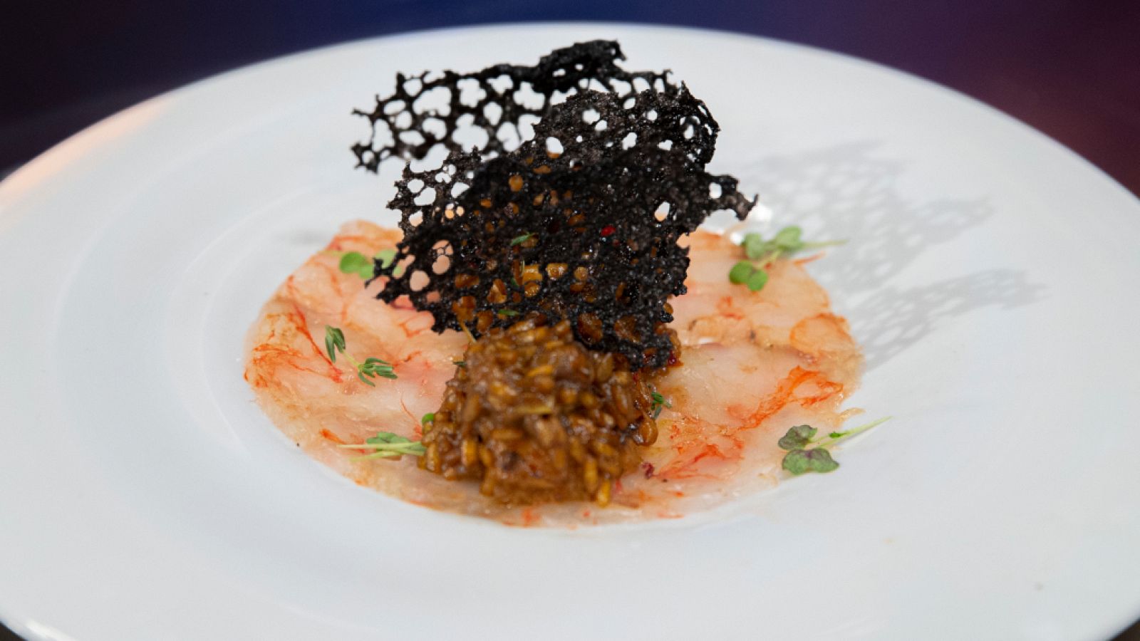 Receta de arroz con carpaccio y teja de Leo