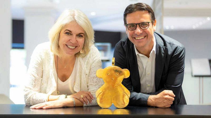 Investigan a Tous por vender joyas rellenas de un material no metálico y publicitarlas como "de primera ley"