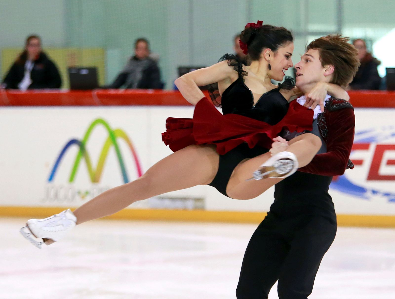 PATINAJE ARTÍSTICO SOBRE HIELO