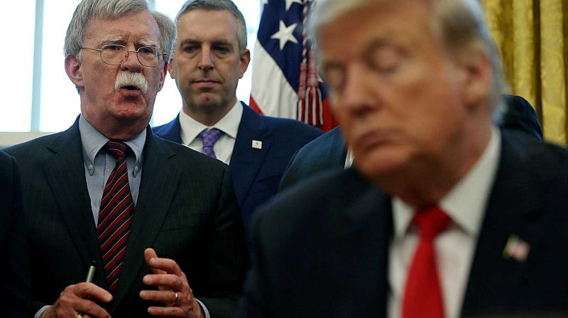 Los dem�cratas presionan con la trama ucraniana de Trump para exigir su destituci�n en aras de la democracia