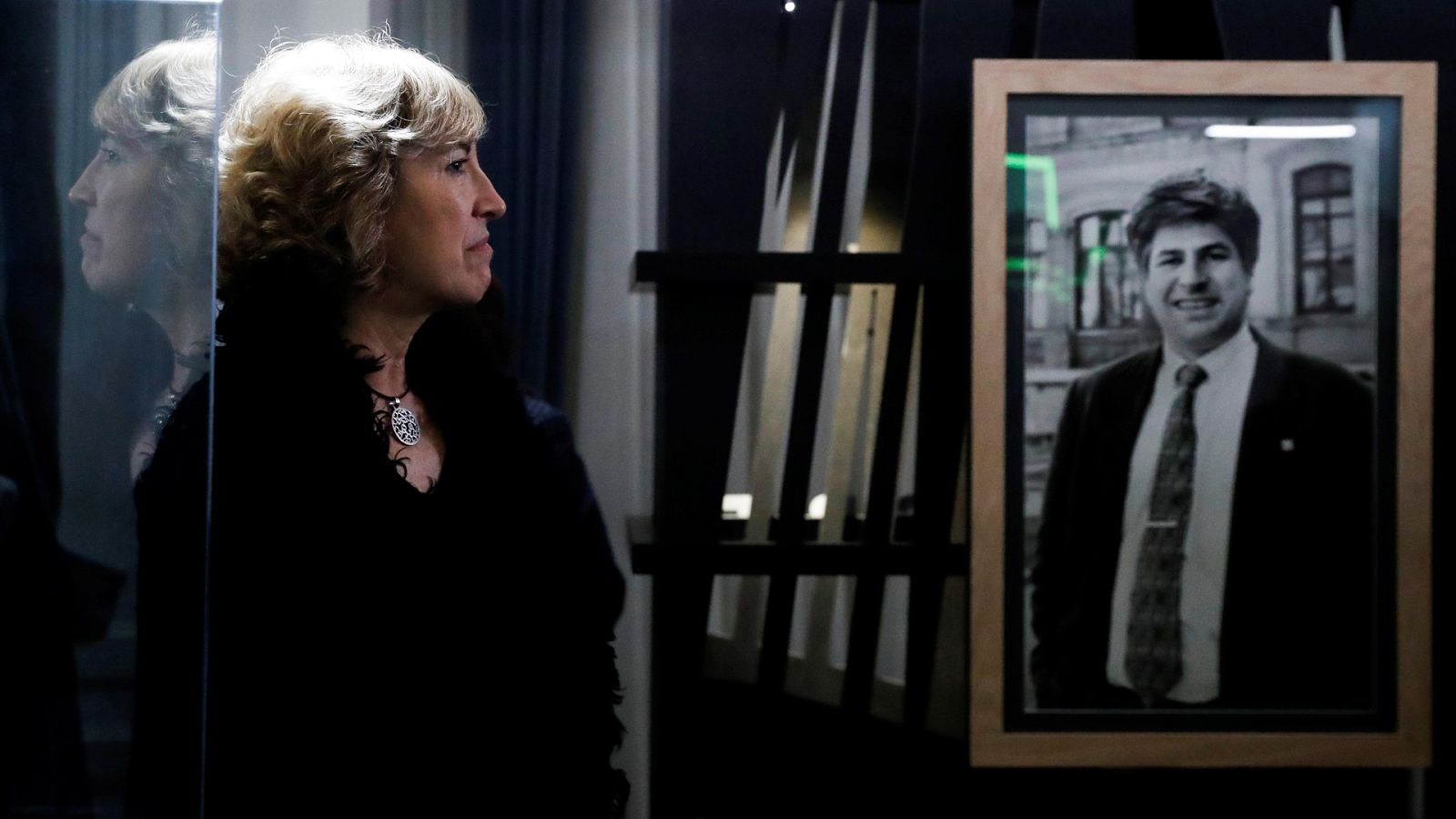 Ana Iríbar, viuda del expresidente del PP de Guipúzcoa, en la presentación de la exposición "Gregorio Ordóñez. La vida posible"