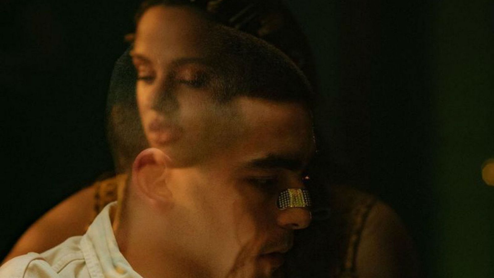 Rosalía y Omar Ayuso en la portada de "Juro Que"