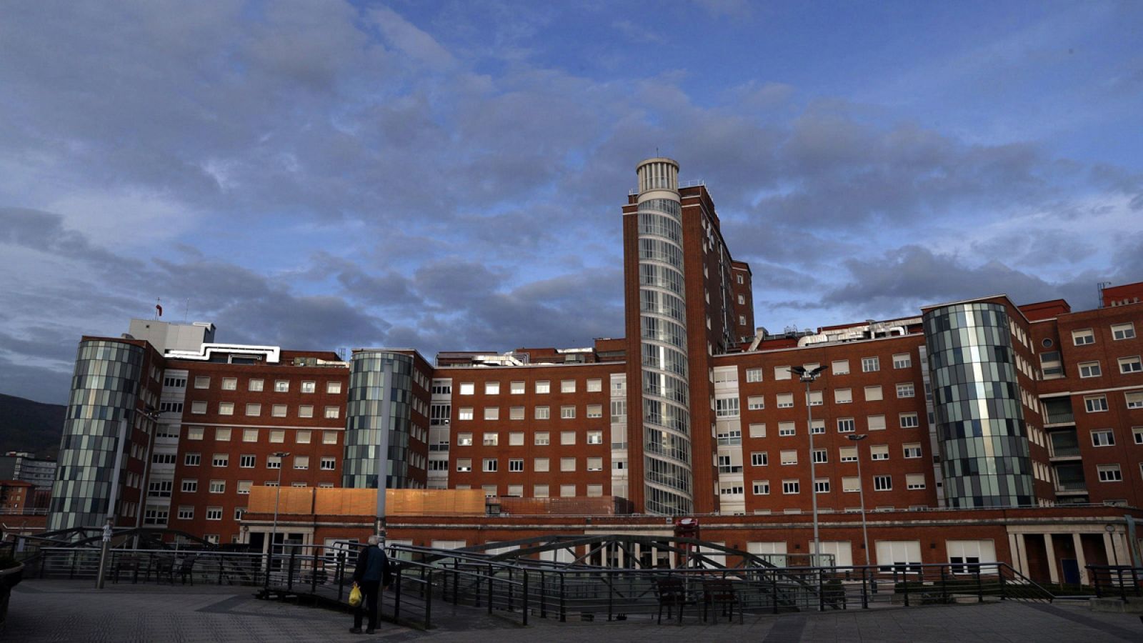 Vista general del Hospital de Cruces, en Barakaldo (Bizkaia)