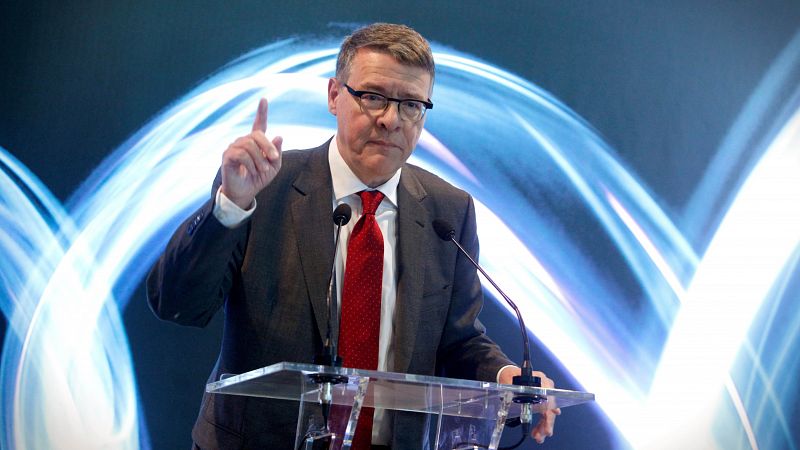 Jordi Sevilla dimitirá como presidente de Red Eléctrica por "discrepancias" con la ministra Teresa Ribera