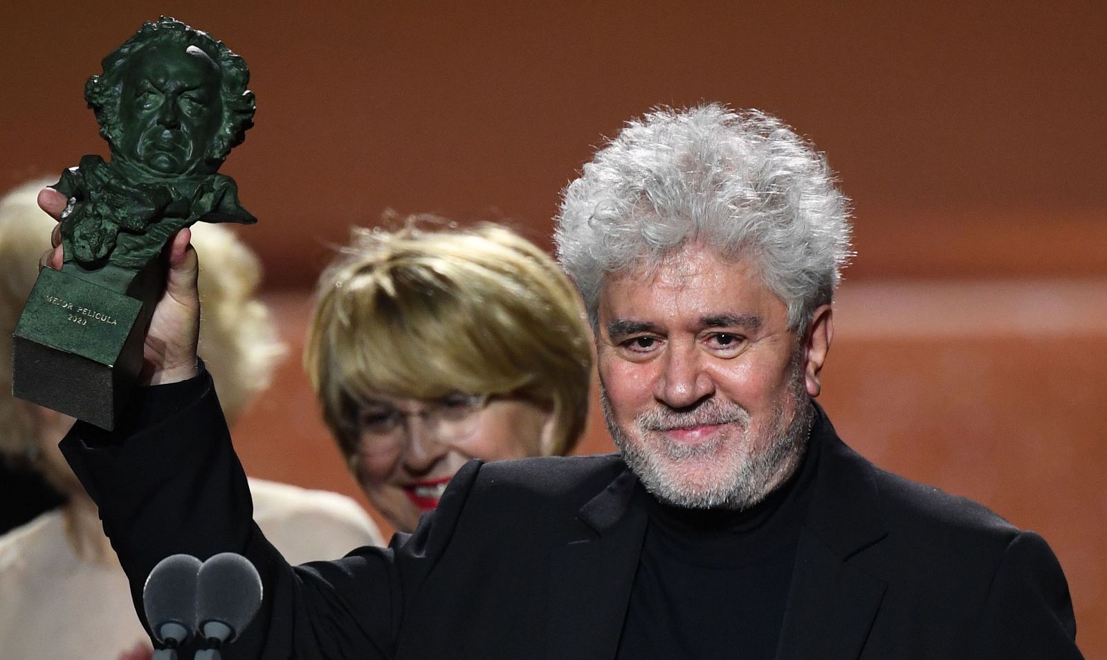 Imagen del triunfo de Almodóvar en los últimos Goya