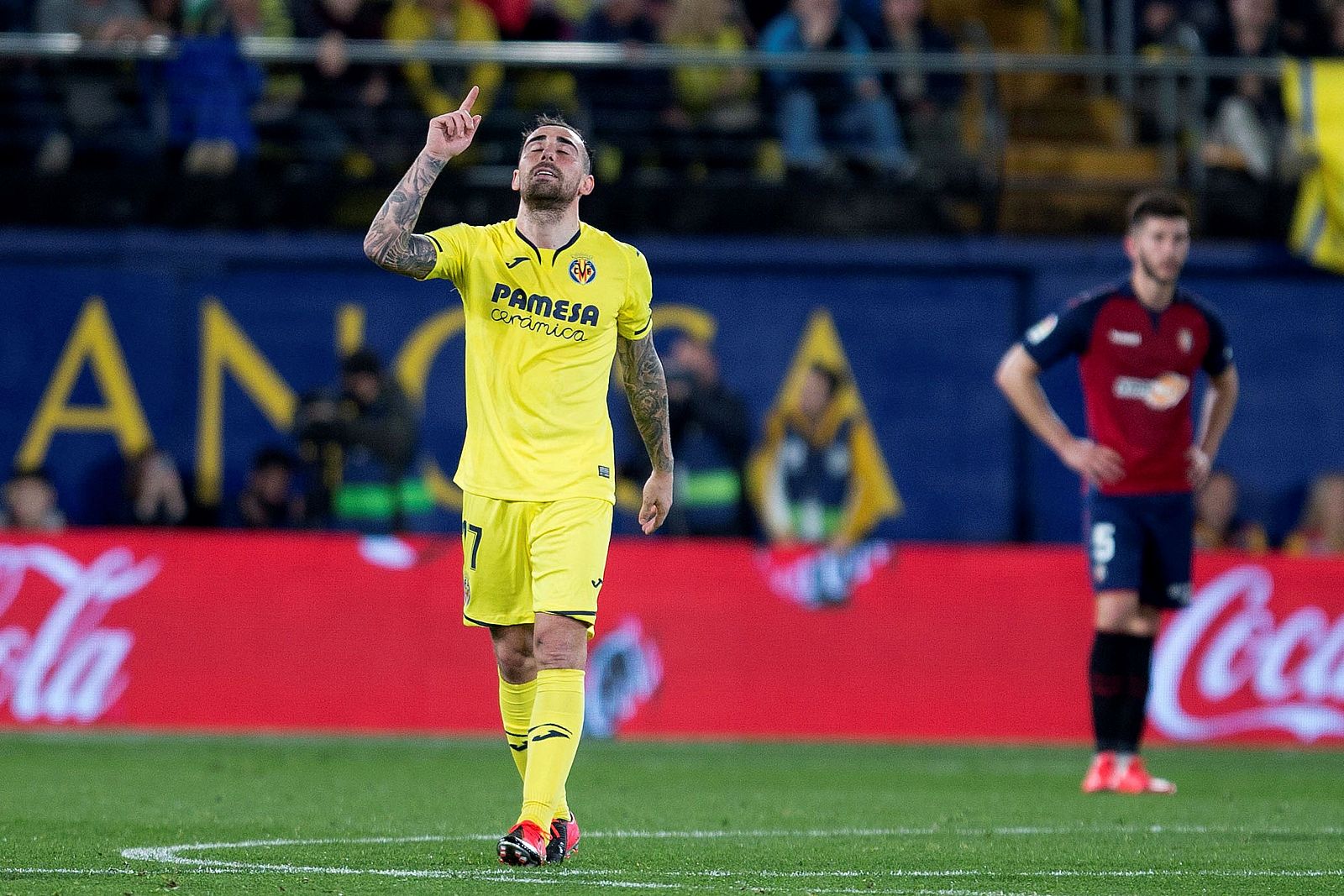 Alcácer celebra su primer gol con el Villarreal