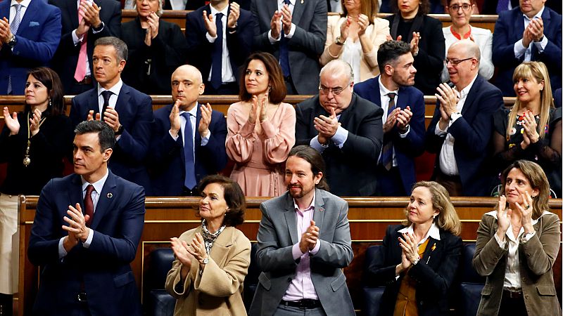 El aplauso de Iglesias al rey, el plantón de los independentistas y la pugna de Vox por los asientos