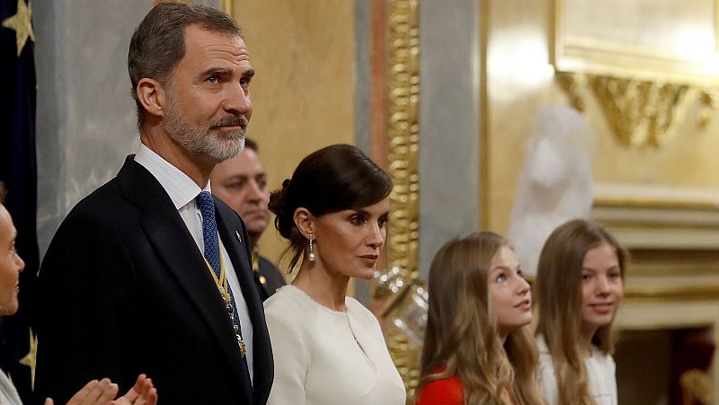 El rey abre la XIV Legislatura: "España no puede ser de unos contra otros"