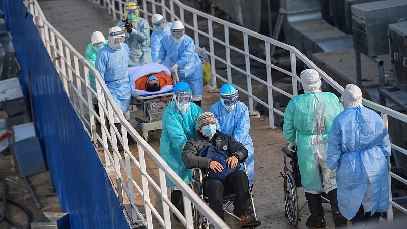 China supera los 400 muertos por el coronavirus y la cifra de infectados sobrepasa los 20.000