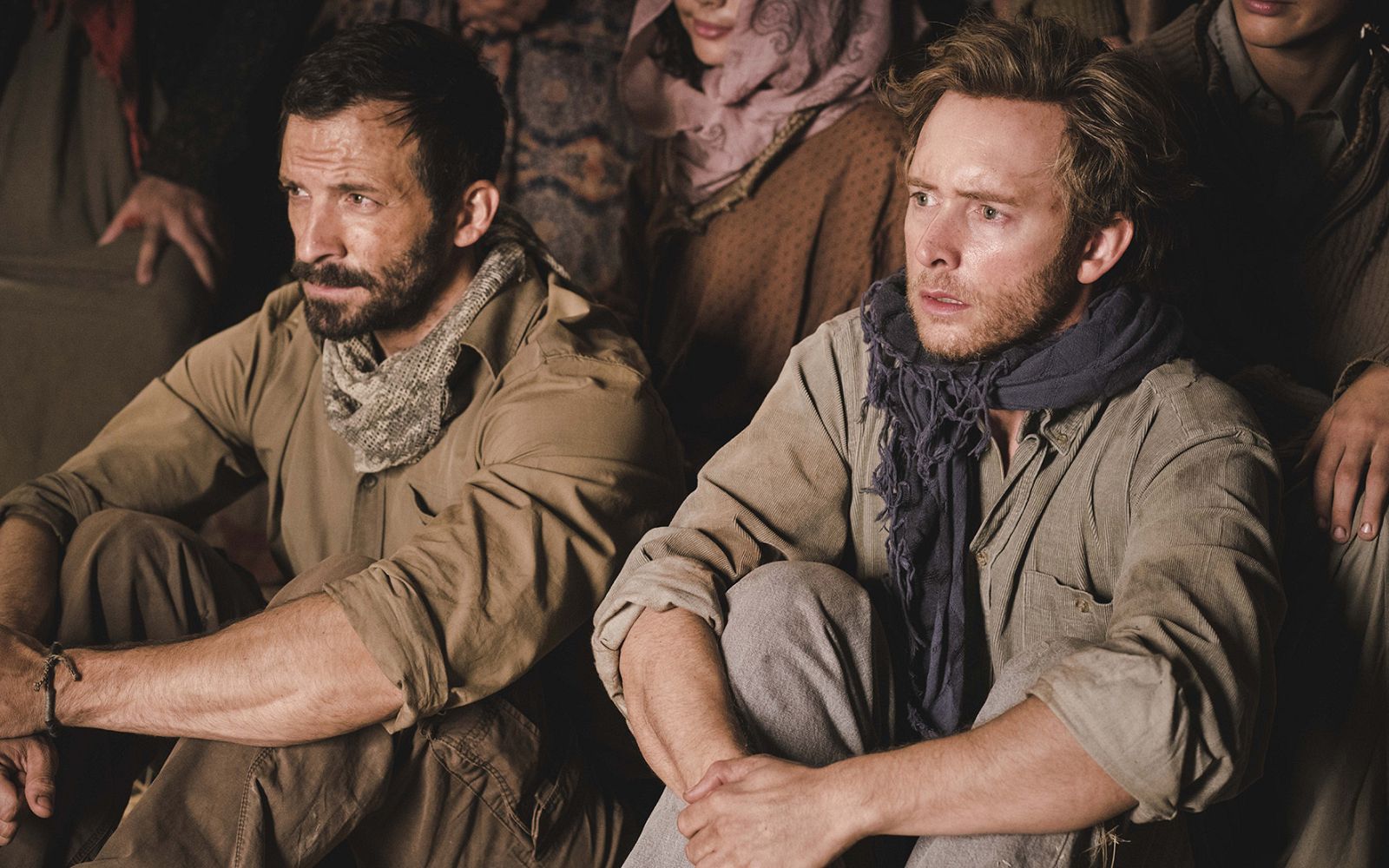 Toni y su compañero cámara son secuestrados en Irak.