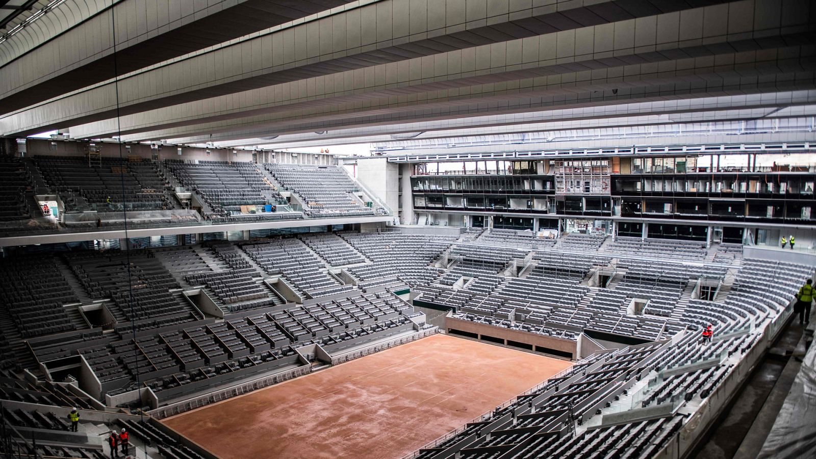 Imagen de la construcción de la cubierta de la Philippe Chatrier