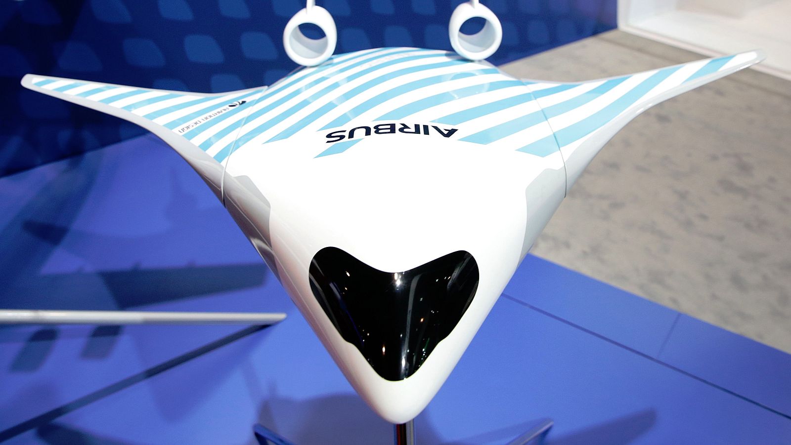 Maveric se basa en un concepto de diseño de "cuerpo de ala mezclado", que ha existido desde la década de 1940.