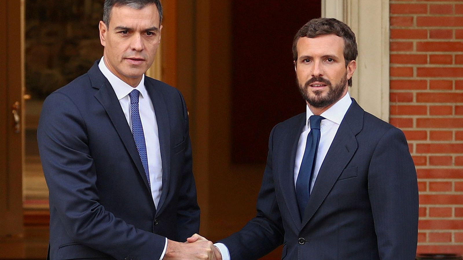 Sánchez y Casado, en su última reunión en La Moncloa