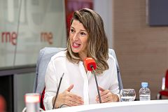 Yolanda Díaz: "Necesitamos cambios legislativos para que la Inspección de Trabajo pueda actuar en el campo"