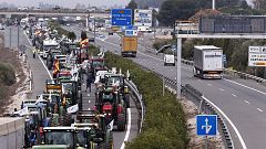 Miles de tractores llenan las calles de varias ciudades de España para reivindicar el futuro del campo