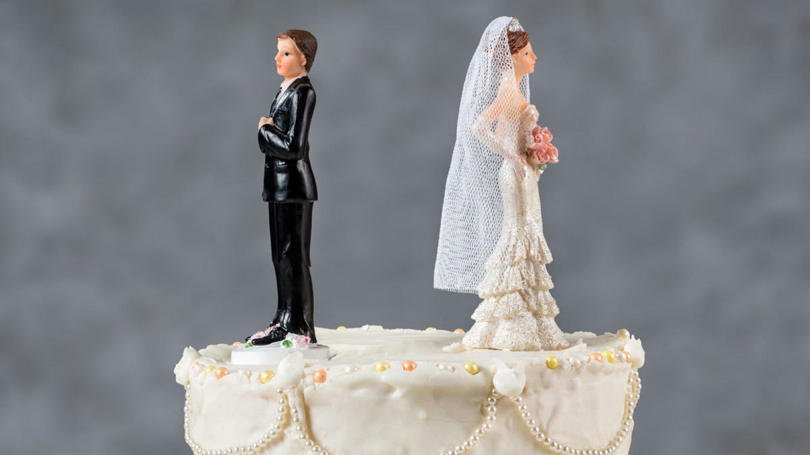 España es el cuarto país de la UE con menos bodas y tercero con más divorcios