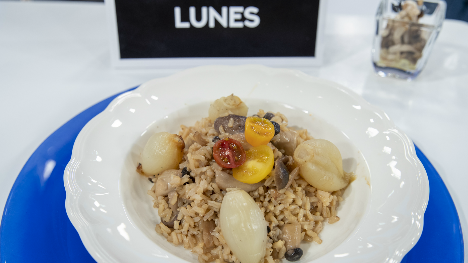 Risotto con setas y cebollitas