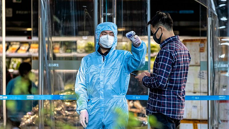 China cifra en 1.770 los muertos por el coronavirus y ya son más de 70.000 los contagiados