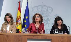 El Gobierno comienza a "desmontar" la reforma laboral del PP al derogar el despido por acumular bajas médicas