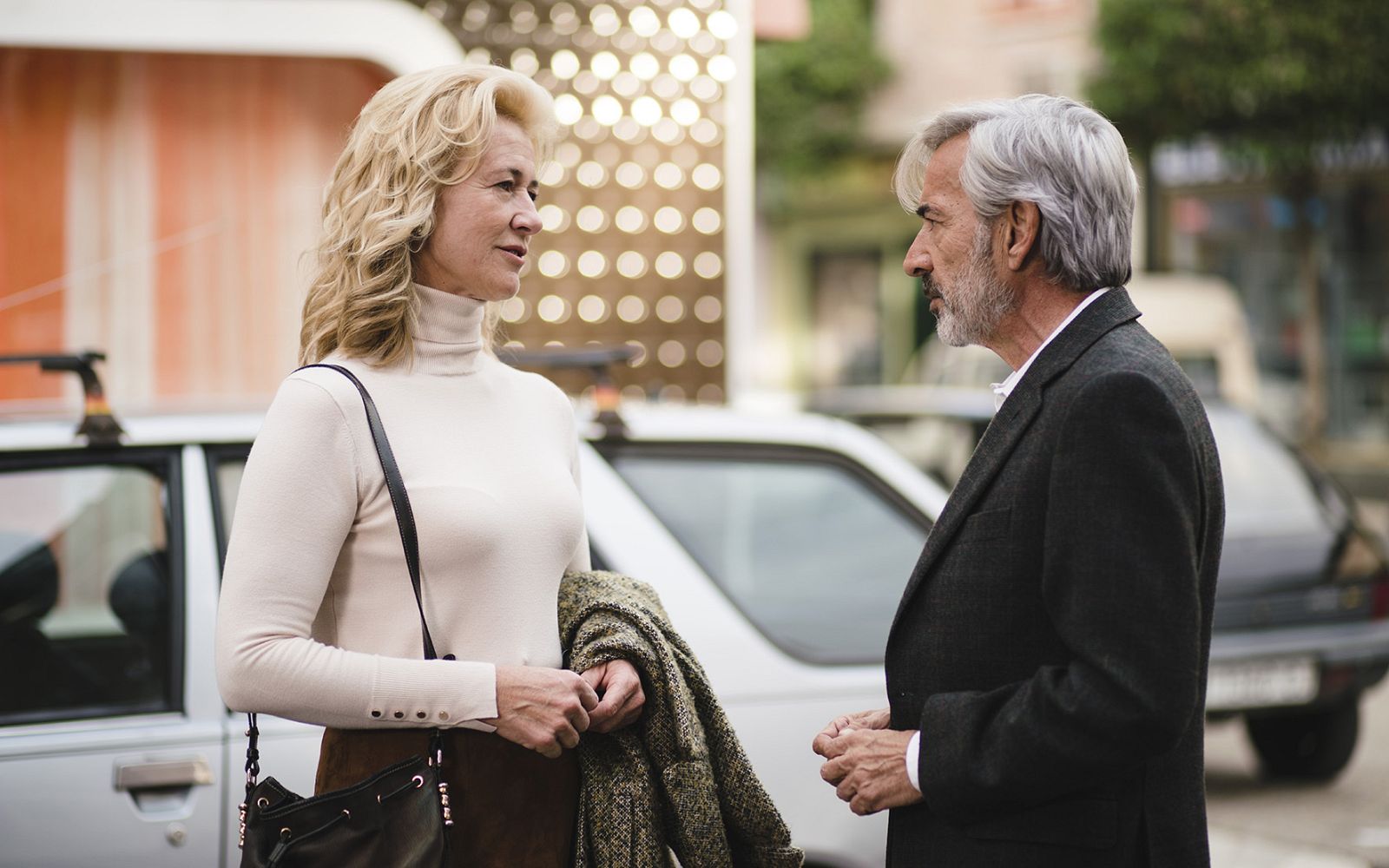 'Cuéntame cómo pasó' Antonio, celoso ante el viaje de Mercedes con Maxcon Max