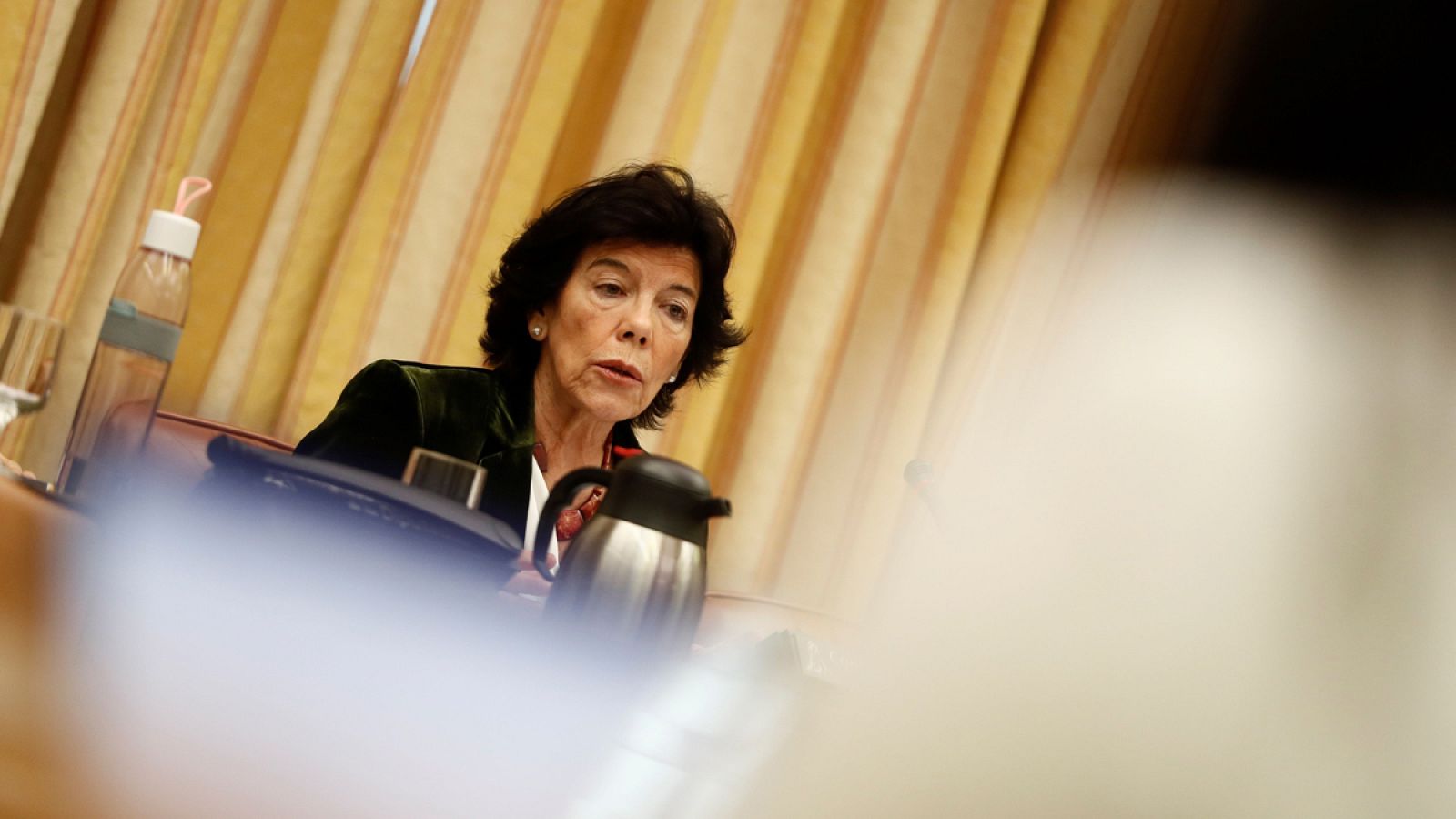 La ministra de Educación, Isabel Celaá, durante su comparecencia en la Comisión del Congreso