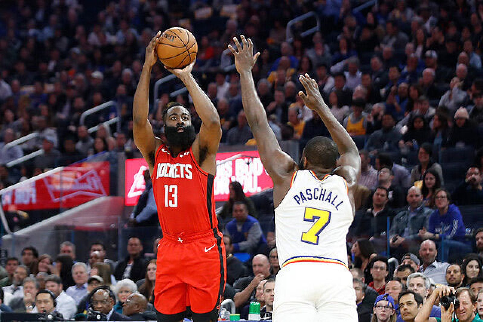 Hosuton vence en cancha de los Warriors