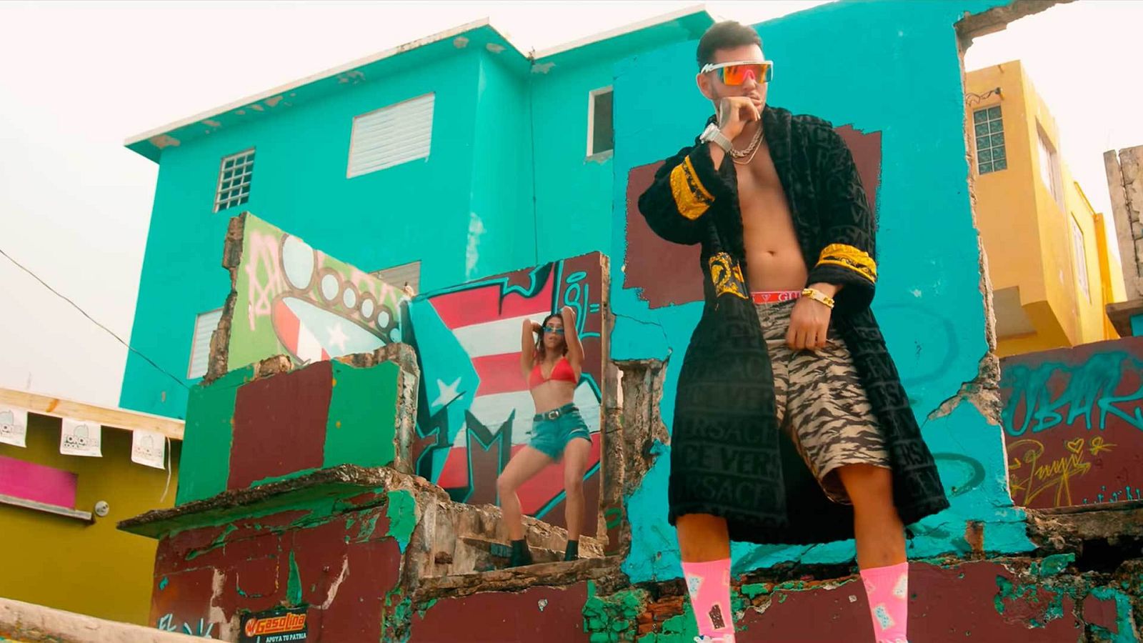 Imagen del videoclip de Omar Montes "Más y más".