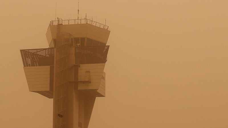 Los aeropuertos de Gran Canaria, Tenerife Norte y Tenerife Sur, afectados por la calima
