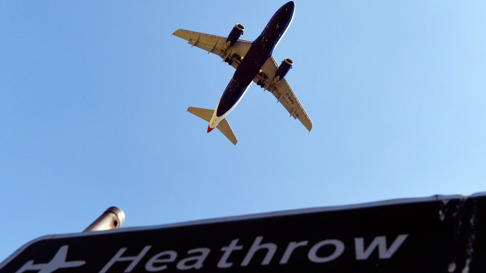 Un avión despega de Heathrow