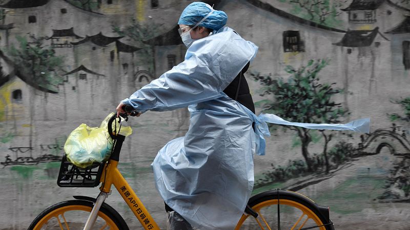 China cambia la tendencia y suma más personas recuperadas que infectadas por coronavirus