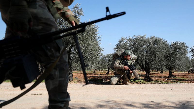Turquía asegura que no retirará a sus tropas de Idlib y que responderá a cualquier ataque