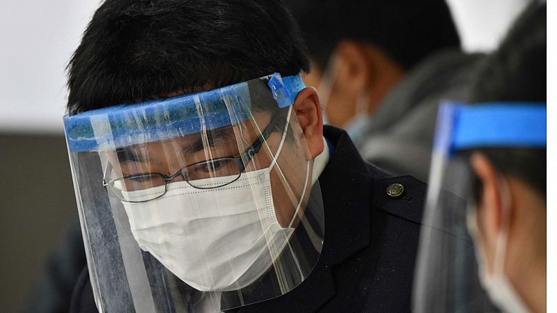 El jefe del equipo médico chino dice que la epidemia del coronavirus durará hasta junio