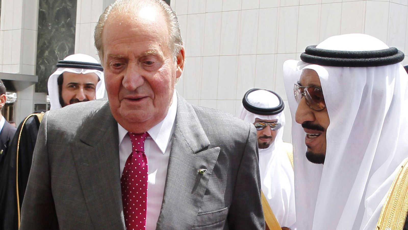 El rey Juan Carlos, junto al príncipe heredero de Arabia Saudí, en una imagen de 2014