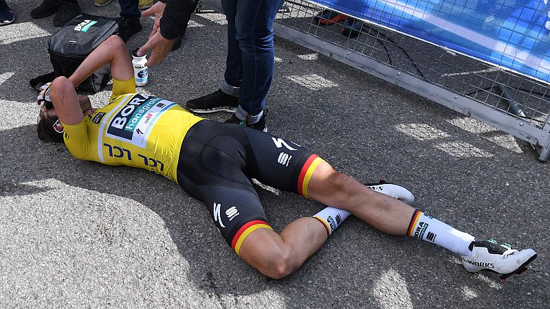 Quintana se lleva la última etapa y Schachmann se vacía para ganar la París-Niza
