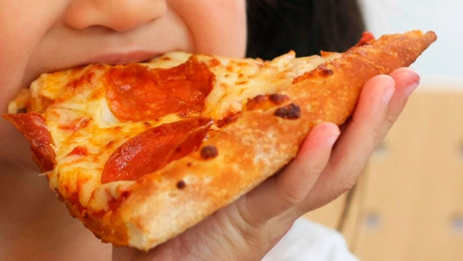 Telepizza y Rodilla distribuirán comida a los alumnos con beca comedor